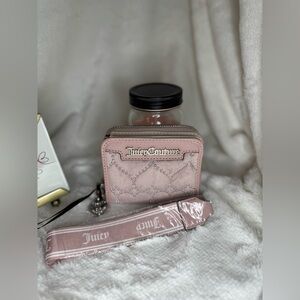 📷🎀Juicy Couture Fashion Icon Zip Around Wallet🎀📷